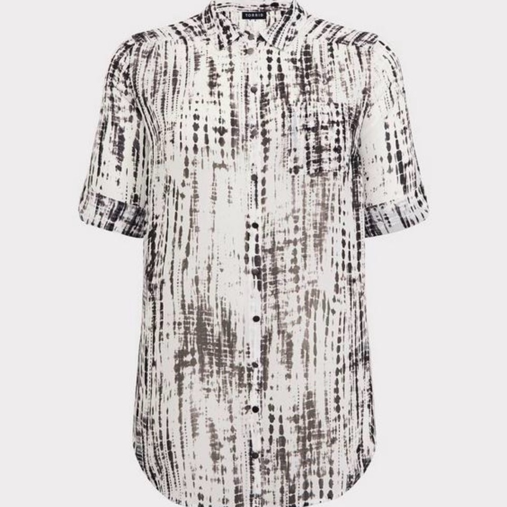 Chiffon Collared Button-Front Tunic - Picture 5 of 7